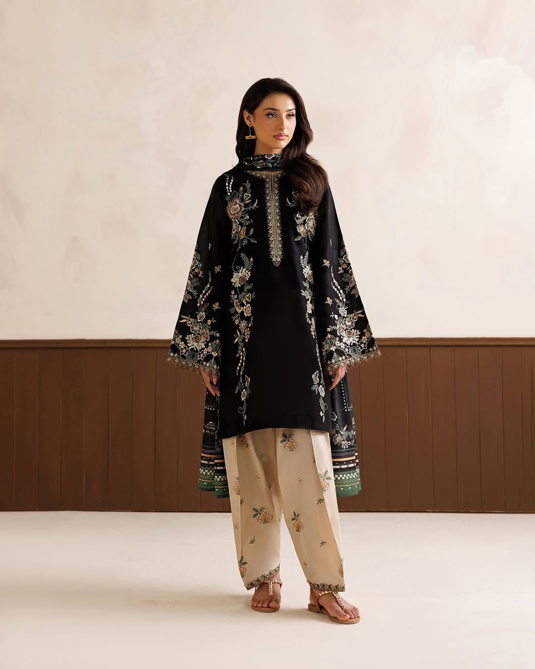 Baroque Winter 2026 Heavy Embroidered Dhank 3 Piece Unstitched Suit with Wool Shawl